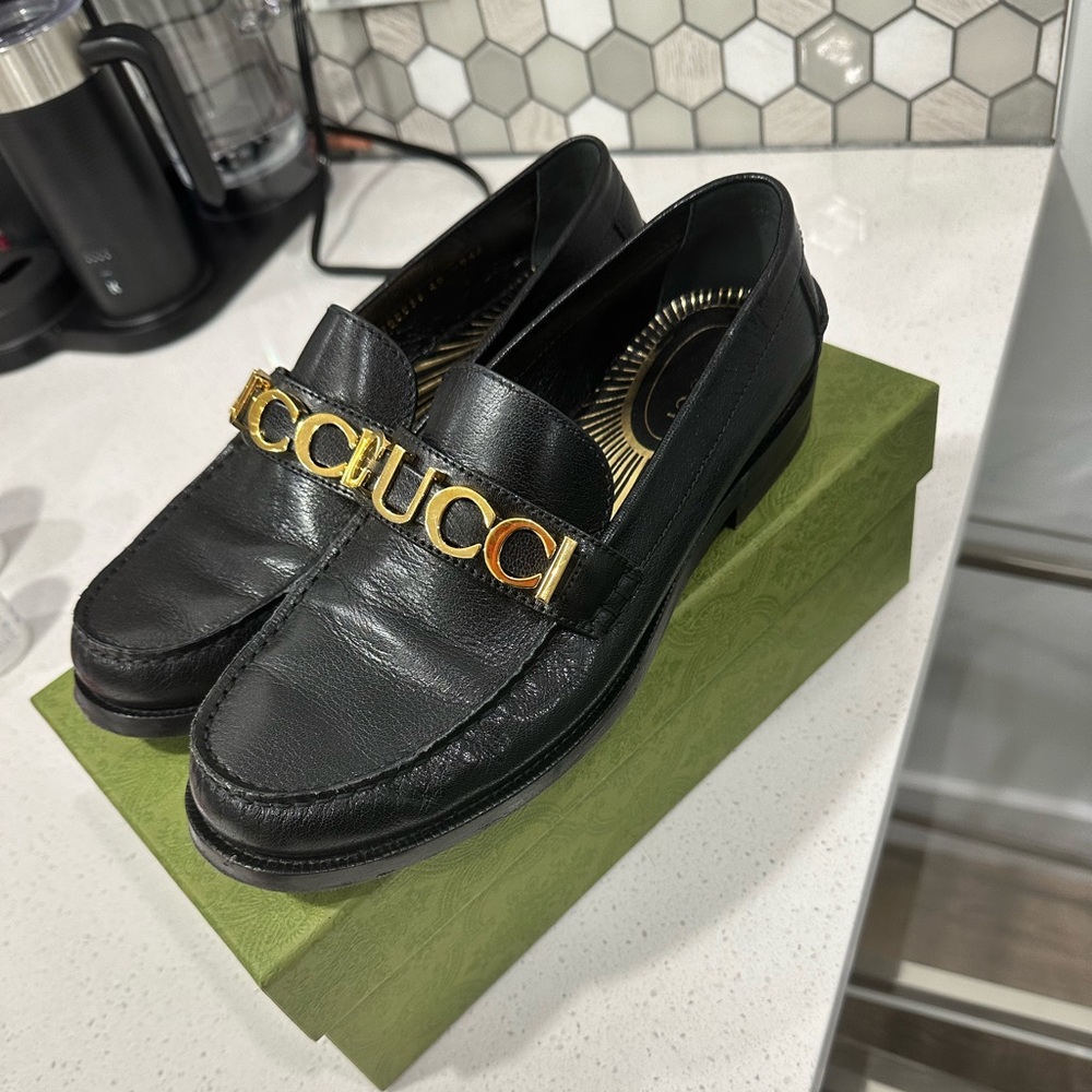 Gucci Cara Classic Logo Moccasin Loafers size 40